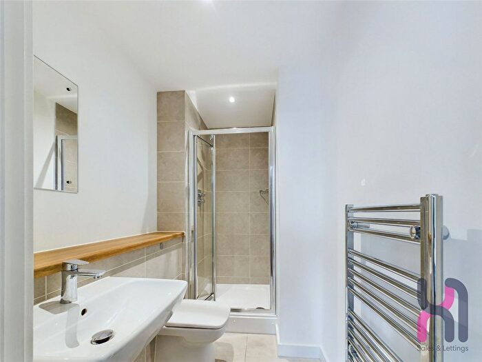 2 Bedroom Property To Rent In Michigan Point Tower D, Michigan Avenue, M50
