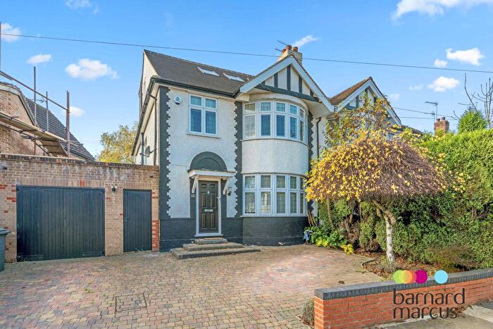 6 Bedroom House To Rent In West Hill Way, London, N20