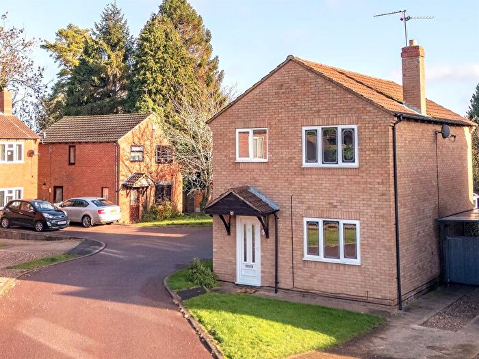 3 Bedroom Detached House For Sale In Hereford Close, Desborough, Kettering, NN14