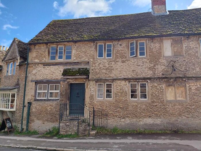 2 Bedroom Terraced House To Rent In West Street, SN15