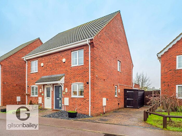 3 Bedroom Semi-Detached House For Sale In St Edmunds Road, Lingwood, NR13