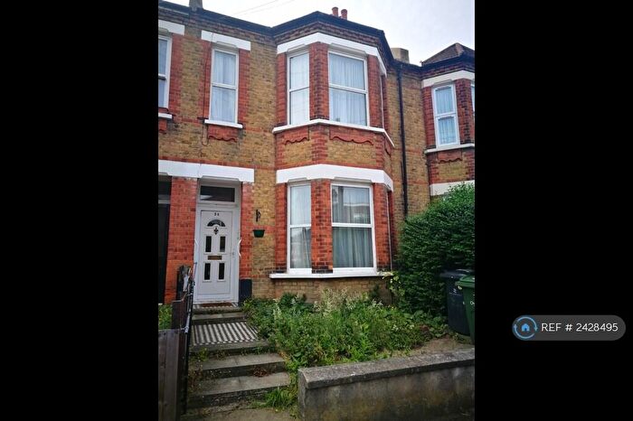 2 Bedroom Flat To Rent In Selsdon Road, London, SE27