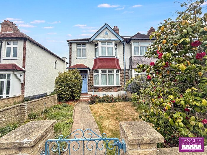 3 Bedroom End Of Terrace House For Sale In Derrick Road, Beckenham, BR3