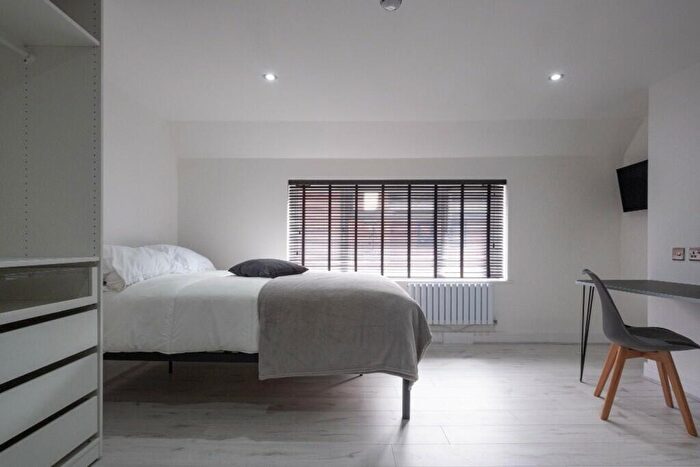 8 Bedroom House To Rent In High Street, Lincoln, LN5