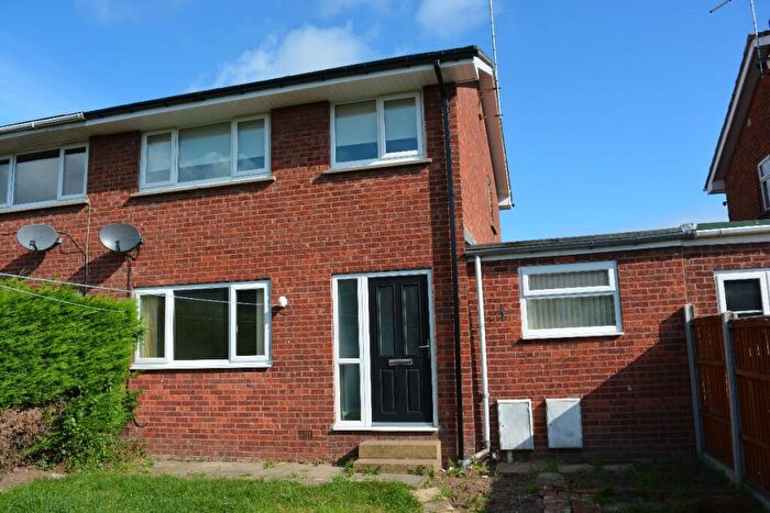 3 Bedroom Semi-Detached House To Rent In Hereford Close, Prospect, Worksop, S81