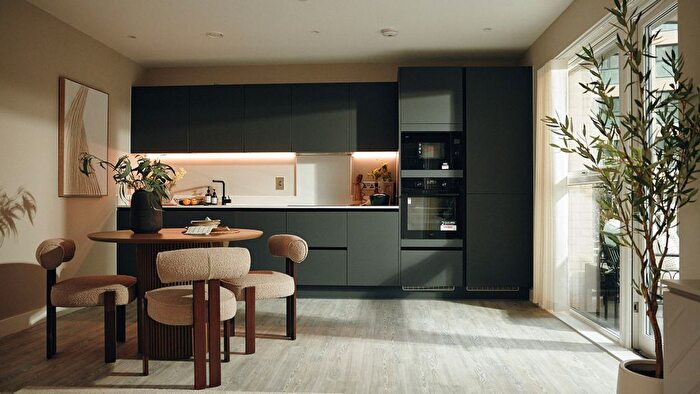 1 Bedroom Flat For Sale In Capital Interchange Way, Brentford, TW8