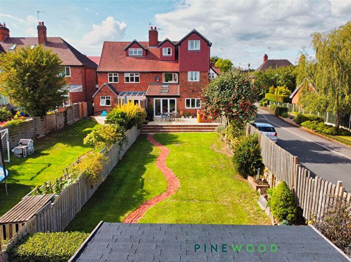 5 Bedroom Semi-detached House For Sale In Shaftesbury Avenue, Ashgate, Chesterfield, Derbyshire, S40