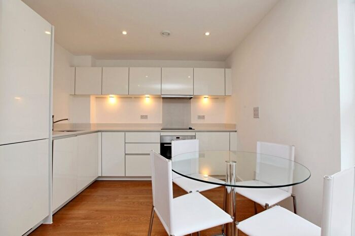 2 Bedroom Flat To Rent In Caspian Wharf, Seven Sea Gardens, Bow, London, E3