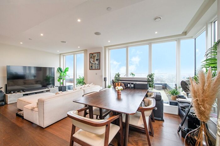 2 Bedroom Flat To Rent In London Square, Upper Richmond Road, SW15