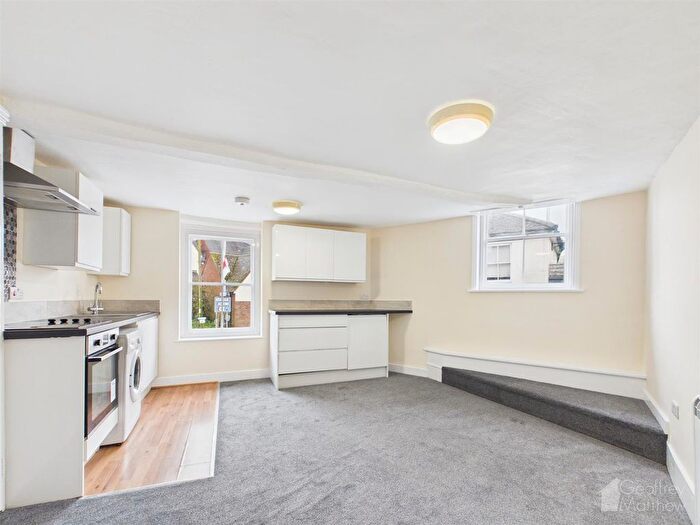 1 Bedroom Flat To Rent In High Street, Roydon, Harlow, CM19