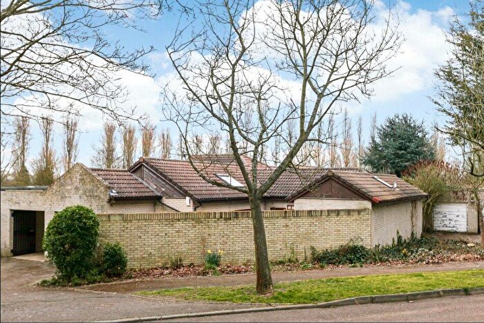 6 Bedroom Bungalow For Sale In Marshworth, Tinkers Bridge, Milton Keynes, MK6