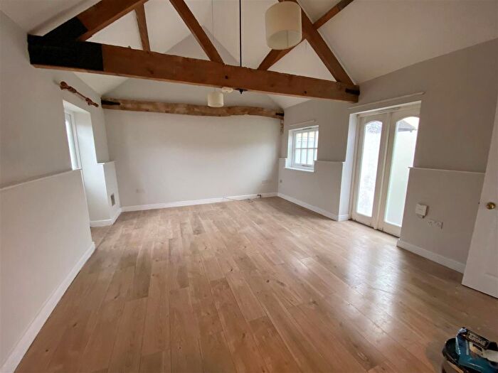 2 Bedroom Flat To Rent In Lower Woodside Farm, Westfield, Brookmans Park, AL9