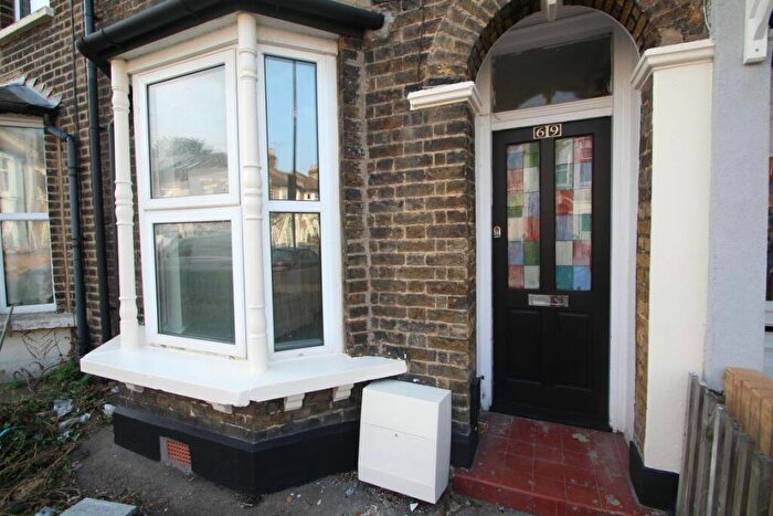 4 Bedroom House To Rent In Albert Square, Newham, E15