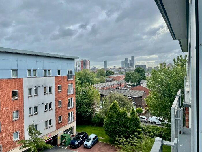 2 Bedroom Flat To Rent In Adamson House, Elmira Way, Manchester, Greater Manchester, M5