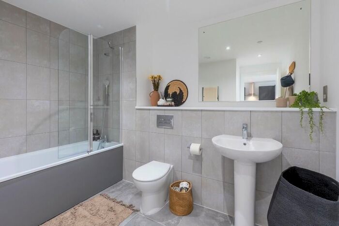1 Bedroom Flat To Rent In Hairpin House, Bradford Street, Birmingham, B12