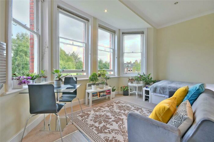 Studio To Rent In Fairhazel Gardens, South Hampstead, NW6