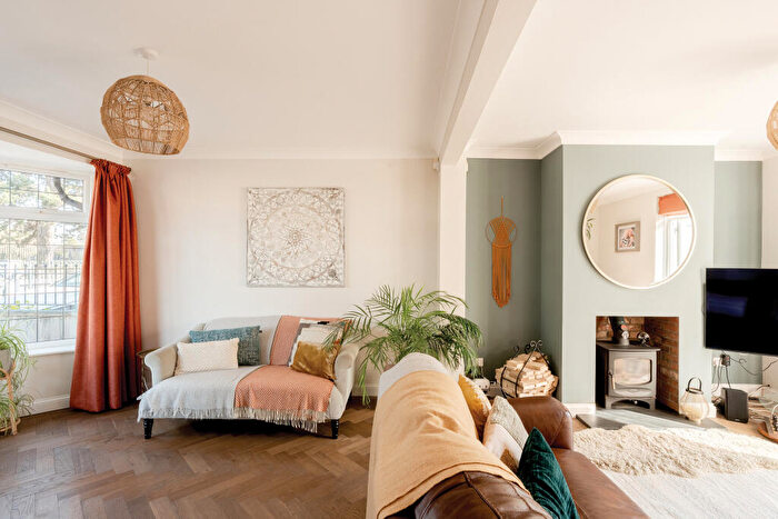 4 Bedroom Semi Detached House For Sale In Park Road, Staple Hill, Bristol, Gloucestershire, BS16