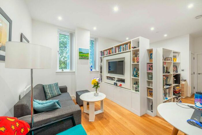 Studio To Rent In Douglas Road, Hounslow, TW3