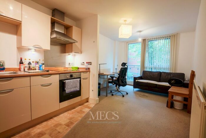 1 Bedroom Flat For Sale In Longleat Avenue, Birmingham, West Midlands, B15