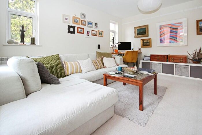 2 Bedroom Flat To Rent In Surrey Road, Bournemouth, Dorset, BH4