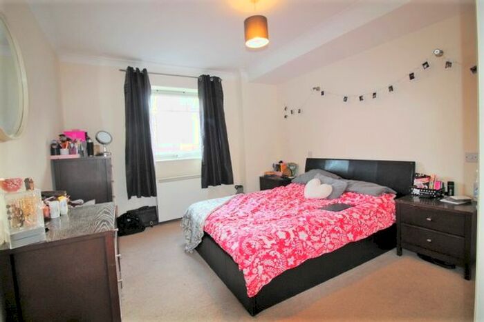 2 Bedroom Flat To Rent In Acland Road, Exeter, EX4