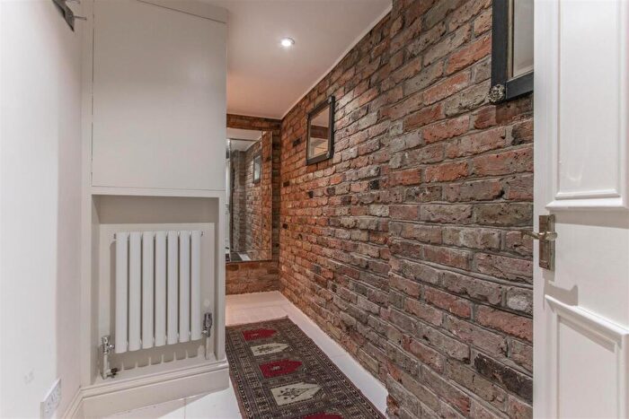 2 Bedroom Apartment To Rent In Fitzjohn Avenue, Hampstead, NW3