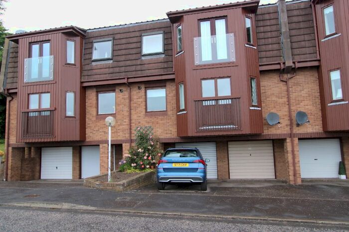 2 Bedroom Flat To Rent In Ogilvie Court, Broughty Ferry, Dundee, DD5