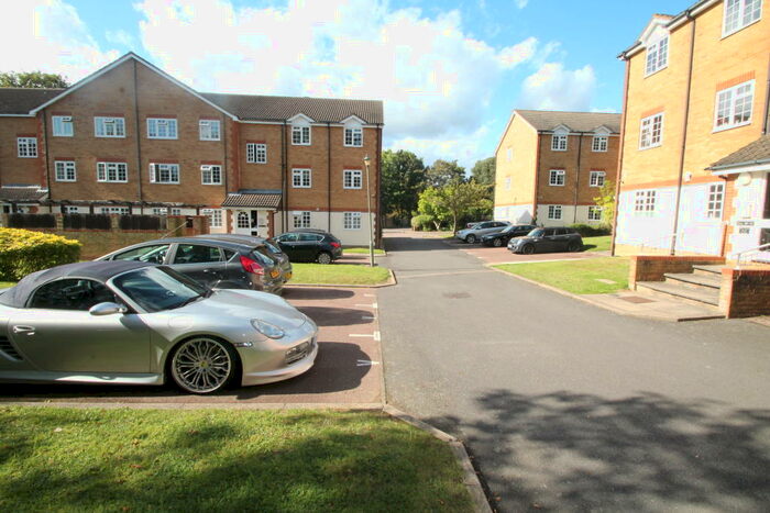 1 Bedroom Flat To Rent In Hanson Close, Beckenham, BR3