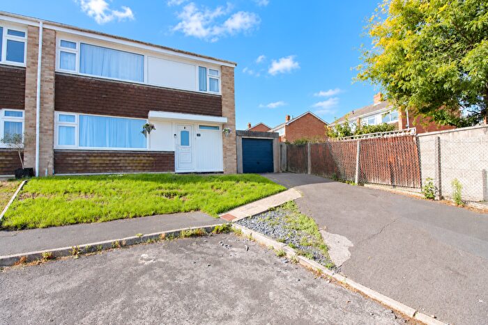 3 Bedroom Semi-Detached House For Sale In Berkeley Road, Street, BA16