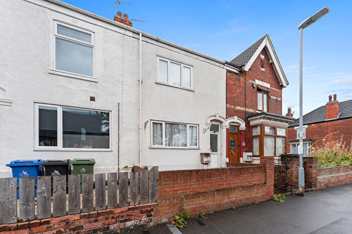 4 Bedroom Terraced House For Sale In Farebrother Street, Grimsby, DN32