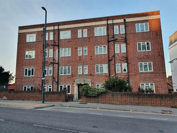 1 Bedroom Flat To Rent In Terrace Road, Bournemouth, BH2