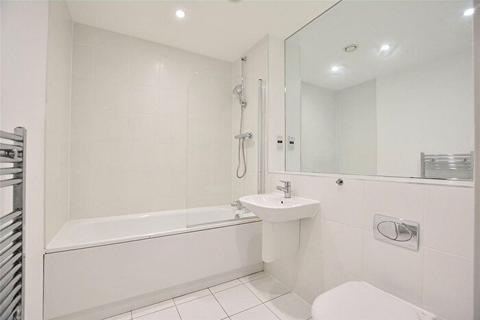 1 Bedroom Flat To Rent In William Court, Greenwich High Road, Greenwich, London, SE10