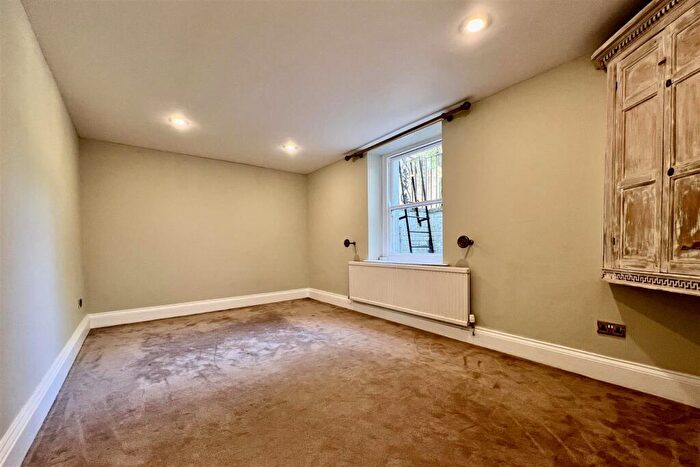 2 Bedroom Flat For Sale In Glenowen House, Lansdown, Cheltenham, GL50