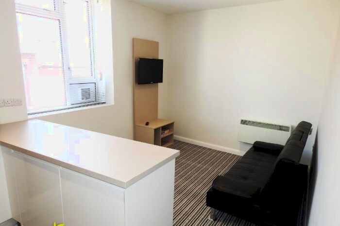 2 Bedroom Flat To Rent In Centre Court, Paragon Street, HU1