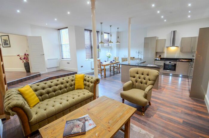 2 Bedroom Flat To Rent In Wheeler Gate, Nottingham, NG1