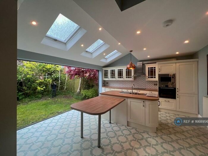 4 Bedroom Semi-Detached House To Rent In Holmwood Road, Manchester, M20