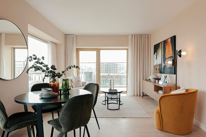 1 Bedroom Apartment For Sale In Starboard Way, London, E16