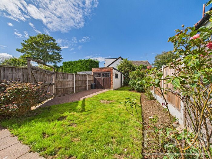 2 Bedroom Bungalow For Sale In Cedar Road, Benfleet, SS7