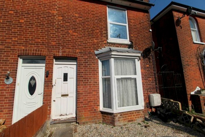 2 Bedroom Flat To Rent In Hardinge Road, Ashford, TN24