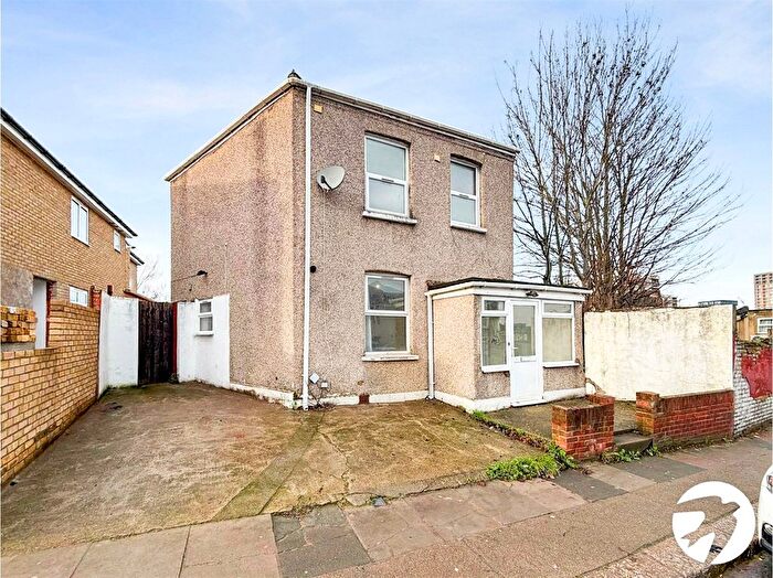 3 Bedroom Detached House To Rent In Bloomfield Road, London, SE18