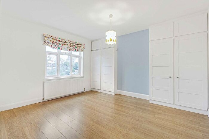 4 Bedroom Terraced House To Rent In Sixth Cross Road, Twickenham, TW2