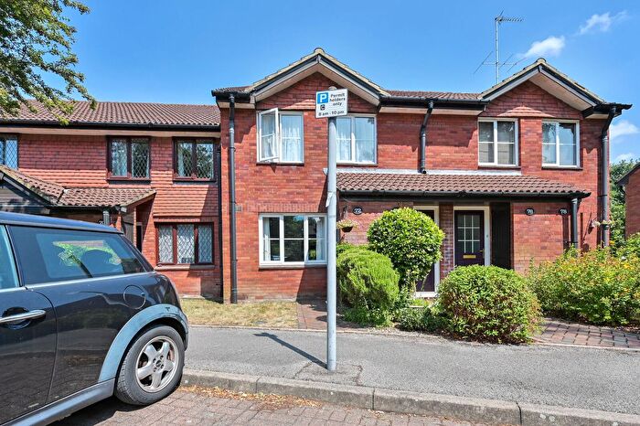 1 Bedroom Maisonette For Sale In Ebury Road, Watford, WD17