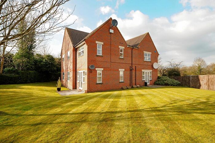 2 Bedroom Apartment To Rent In North Way, Headington, OX3