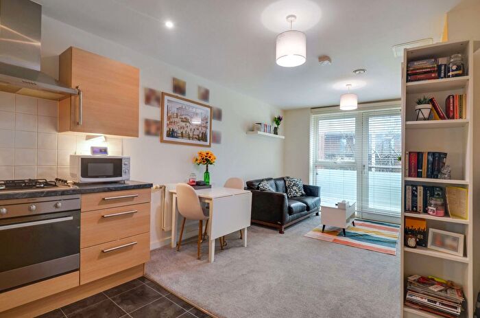 1 Bedroom Flat For Sale In Headstone Drive, Harrow, HA1