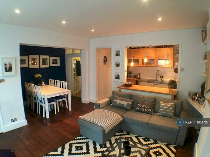 1 Bedroom Flat To Rent In Bedford Hill, London, SW12