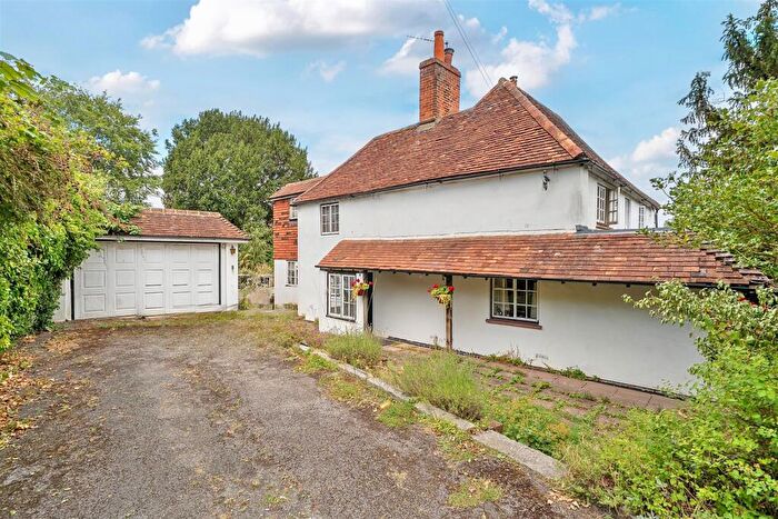 3 Bedroom Semi-Detached House For Sale In Frys Lane, Yateley, GU46
