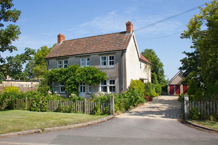 4 Bedroom Detached House For Sale In Finch House, Charlton, SN16