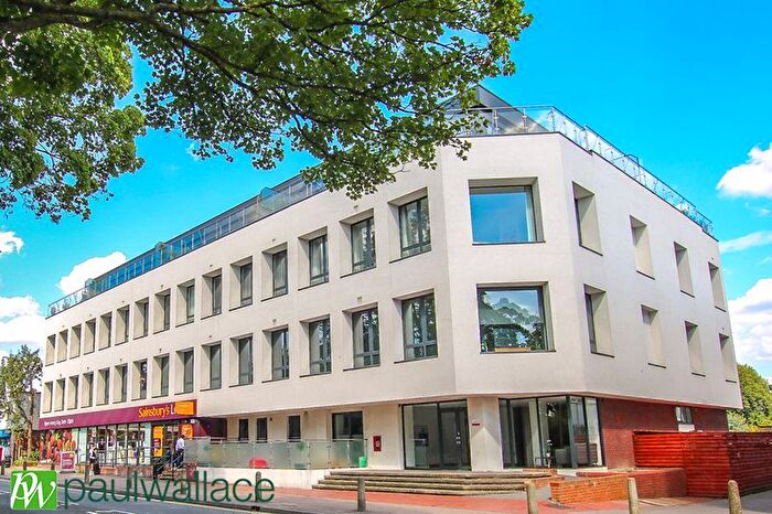 1 Bedroom Flat For Sale In High Road, Broxbourne, EN10