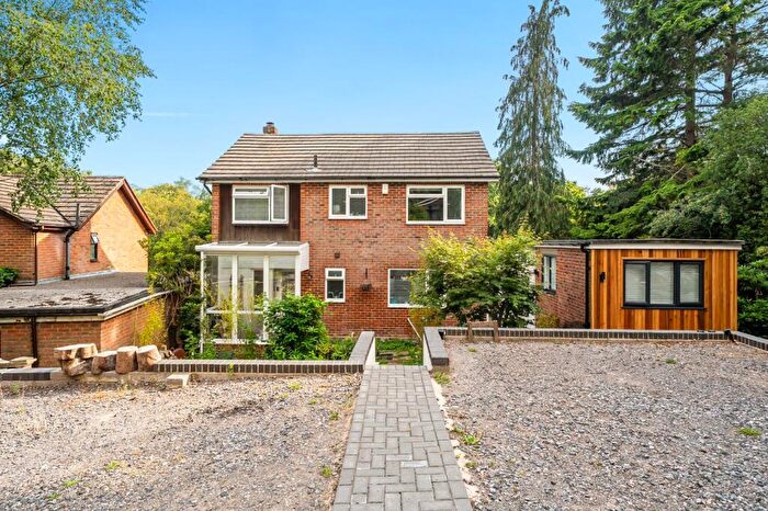 3 Bedroom Detached House For Sale In Bassett Green Drive, Bassett, Southampton, Hampshire, SO16