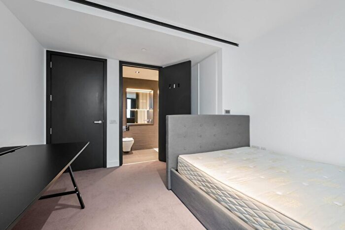 2 Bedroom Flat To Rent In Amory Tower, Marsh Wall, E14